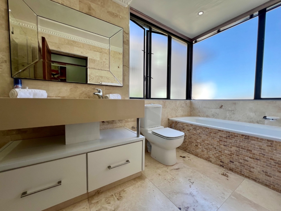 5 Bedroom Property for Sale in Oubaai Western Cape